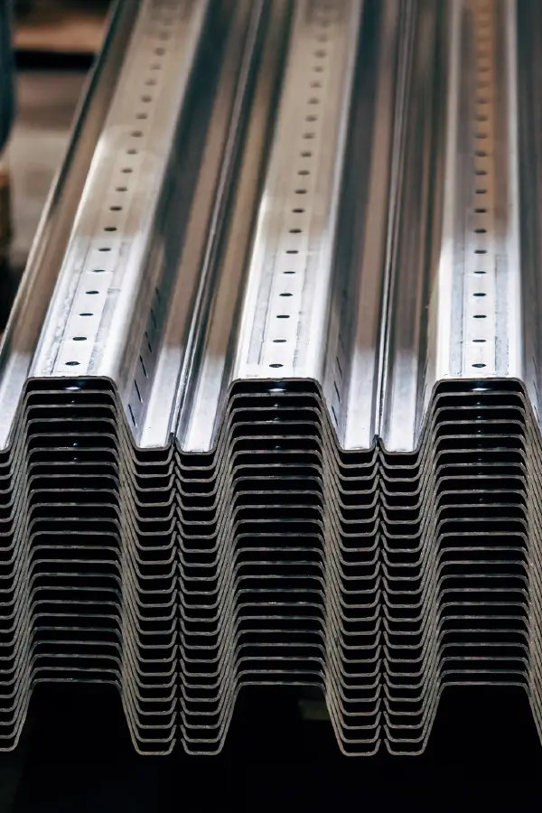 Blechbiegeteile aus AlMg3, gelasert & gekantet