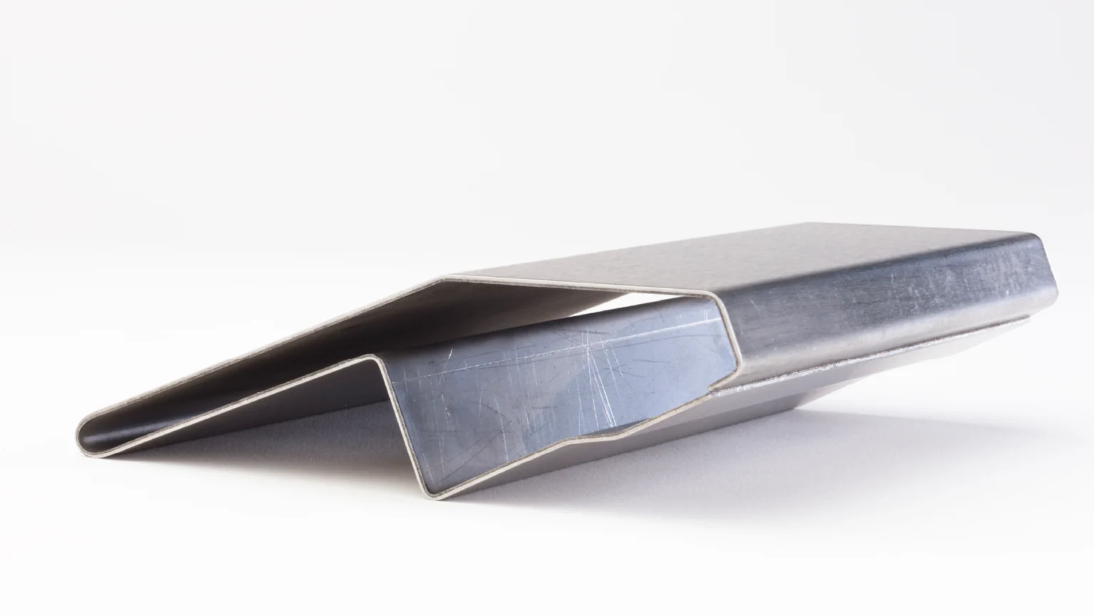 Einstiegsleiste, einteilig gekantet aus Edelstahlblech